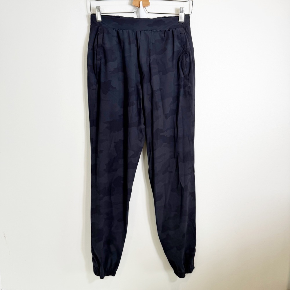 Lululemon Surge Jogger Men Small Black Camo Tapered Running Pants LM5A46S